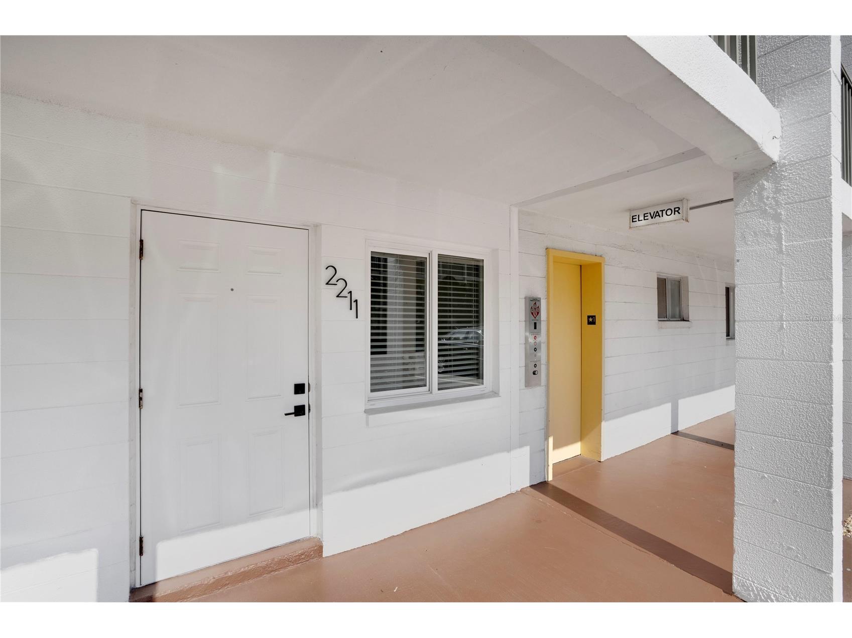 2211 Sunset Drive #E3 Bradenton FL 34207 A4679691 image1
