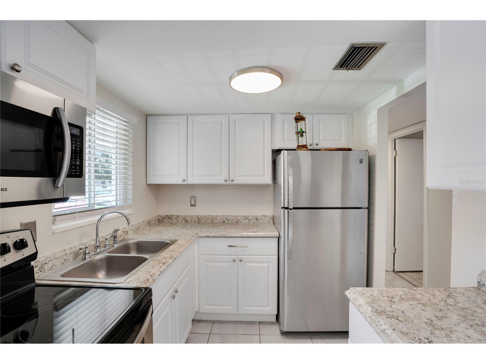 2211 Sunset Drive #E3 Bradenton FL 34207 A4679691 image5