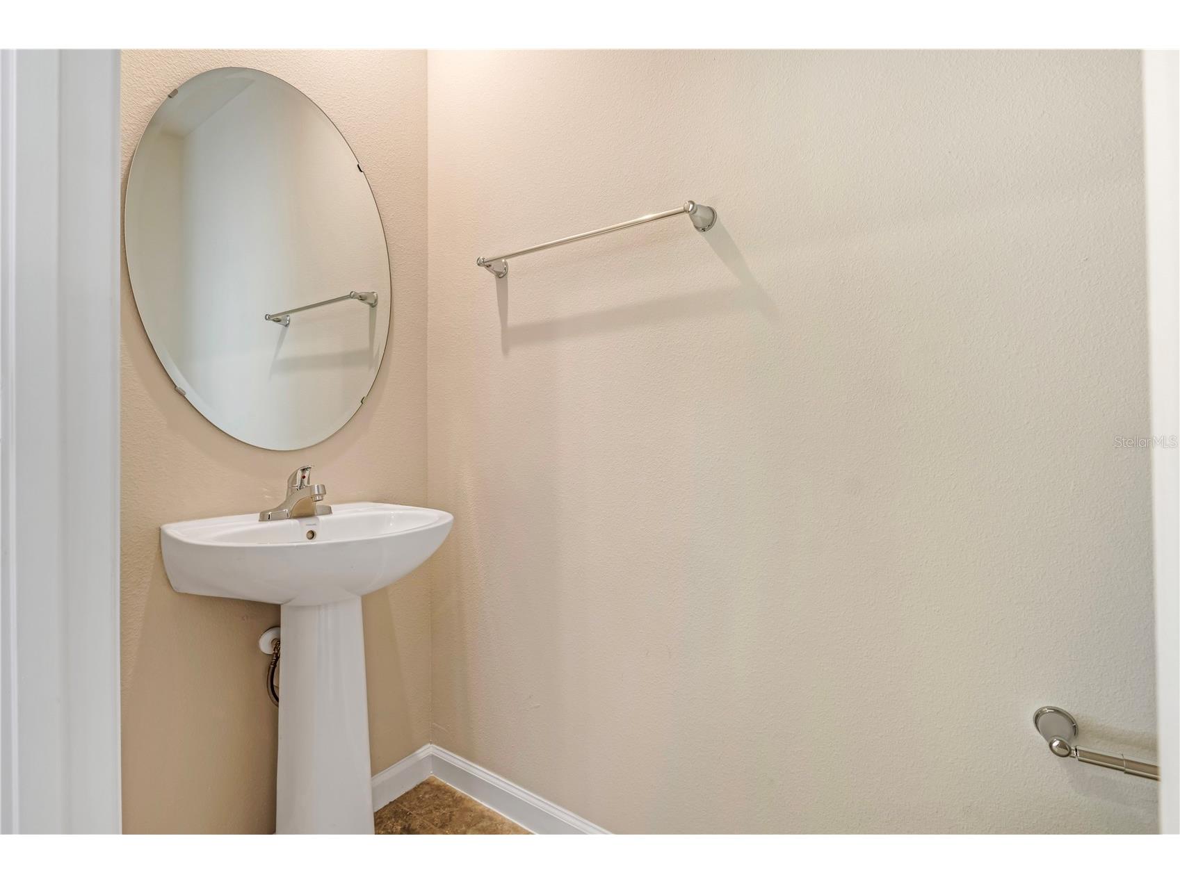 2212 Fluorescent Way South Daytona FL 32119 V4946328 image11