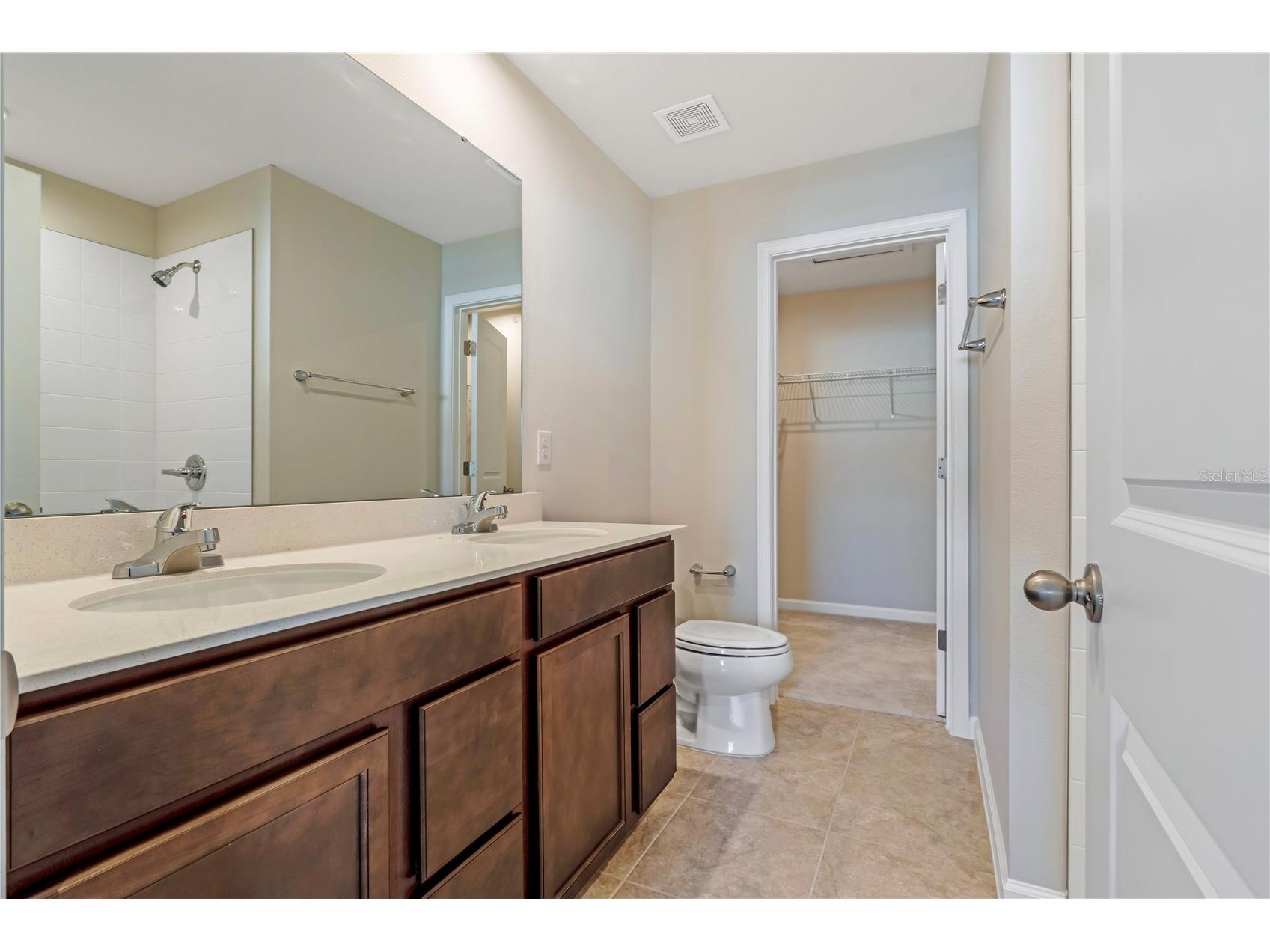2212 Fluorescent Way South Daytona FL 32119 V4946328 image18