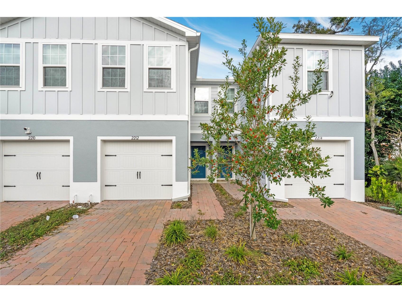 2212 Fluorescent Way South Daytona FL 32119 V4946328 image2