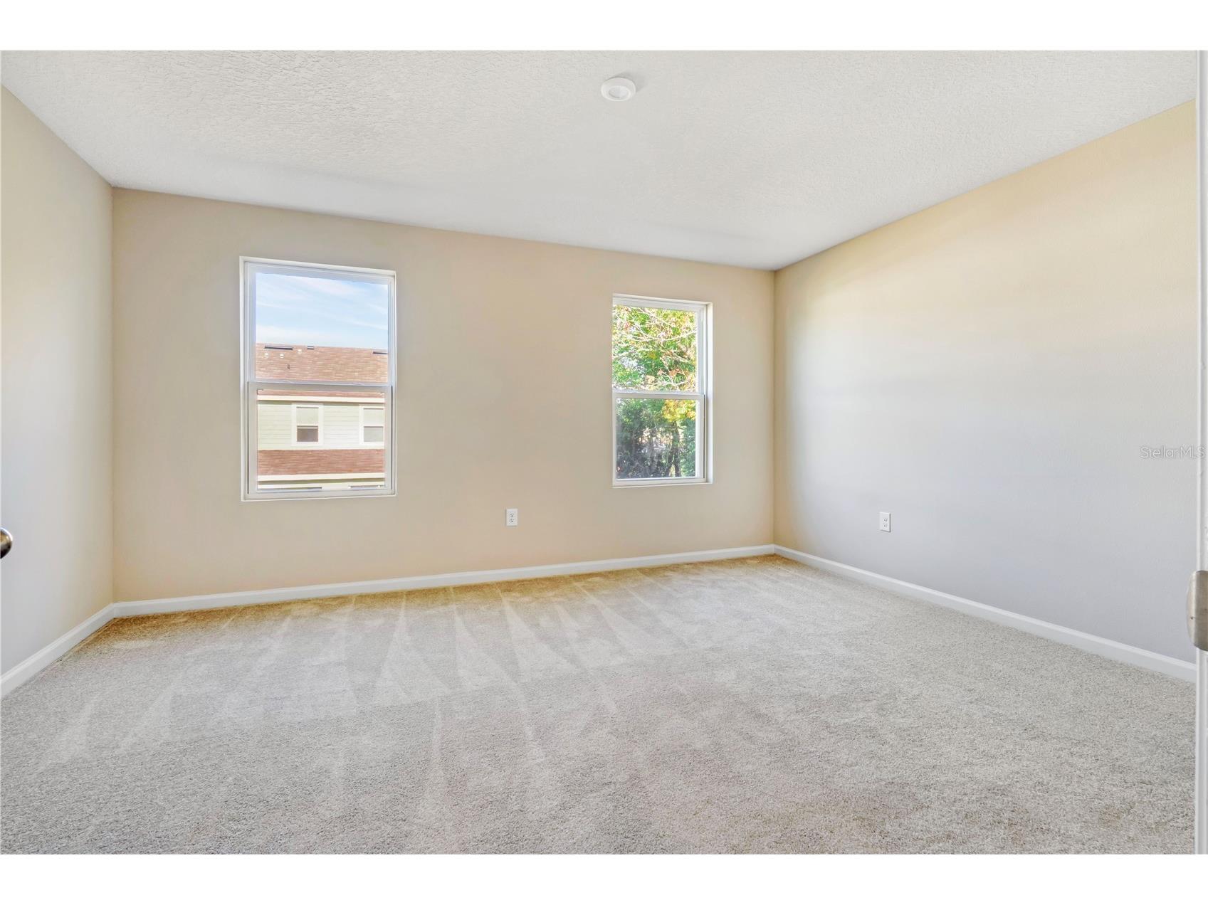 2212 Fluorescent Way South Daytona FL 32119 V4946328 image20