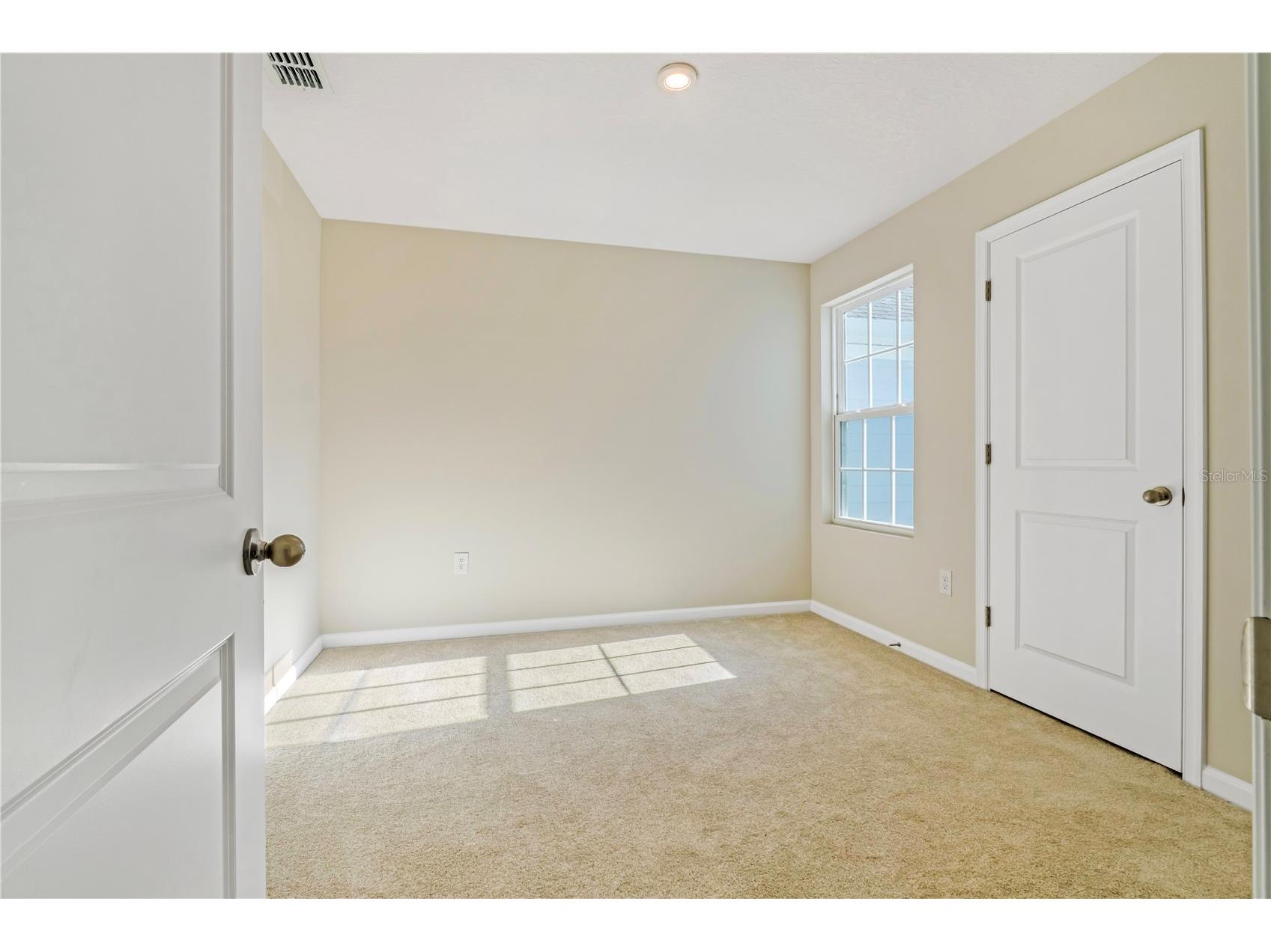 2212 Fluorescent Way South Daytona FL 32119 V4946328 image23