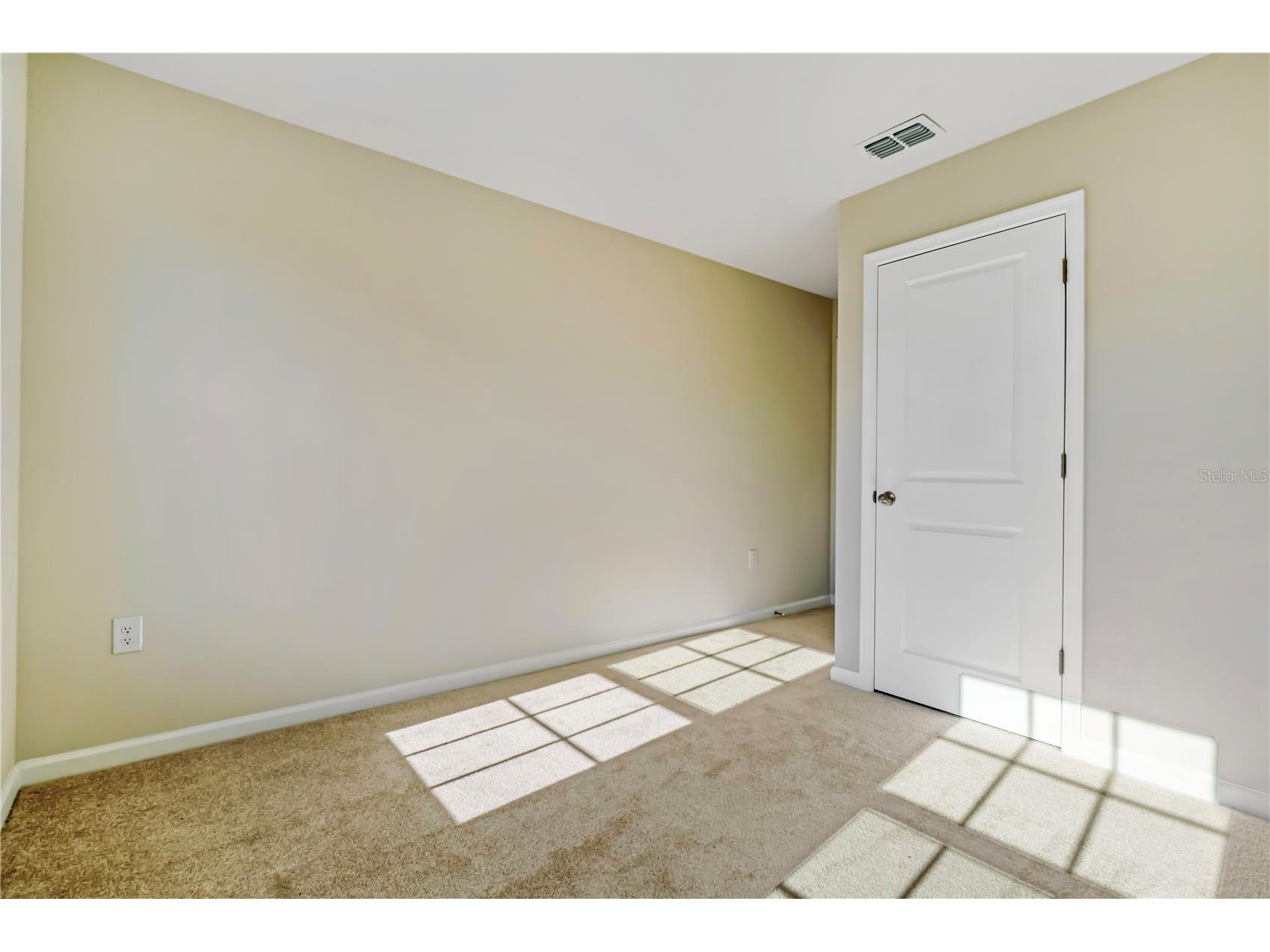 2212 Fluorescent Way South Daytona FL 32119 V4946328 image24