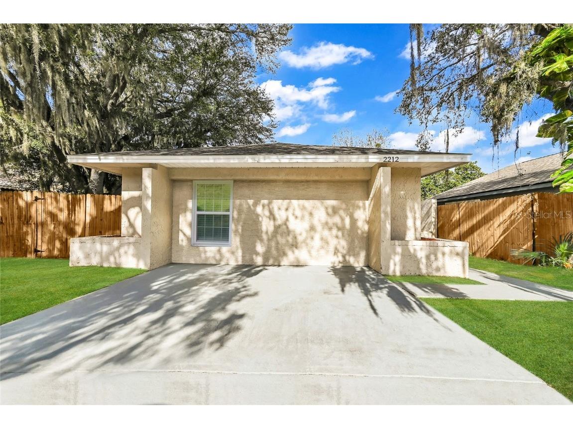 2212 Greenview Circle Orlando FL 32808 O6158930 image1
