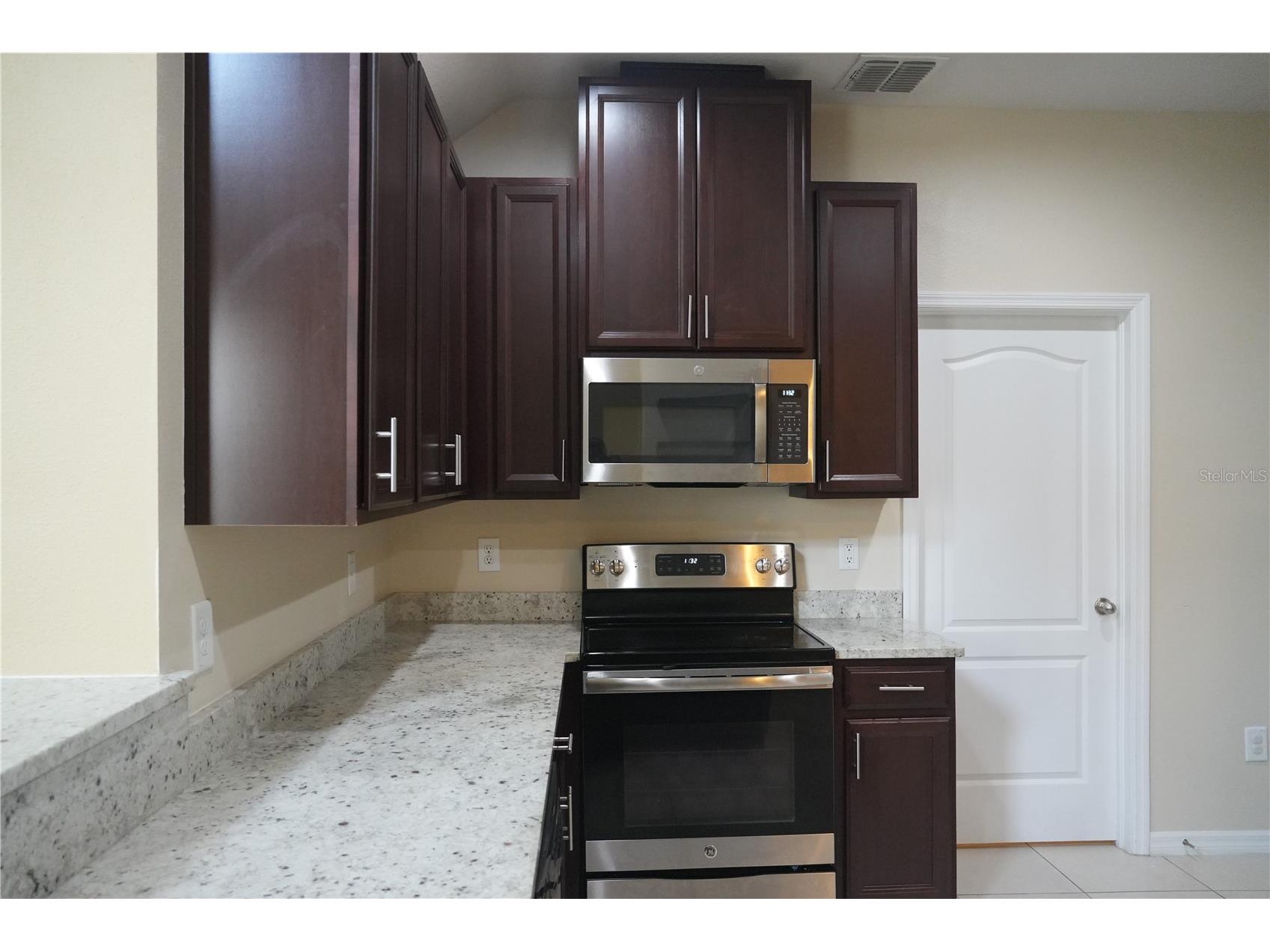 2212 Lennox Dale Lane Brandon FL 33510 TB8527360 image4