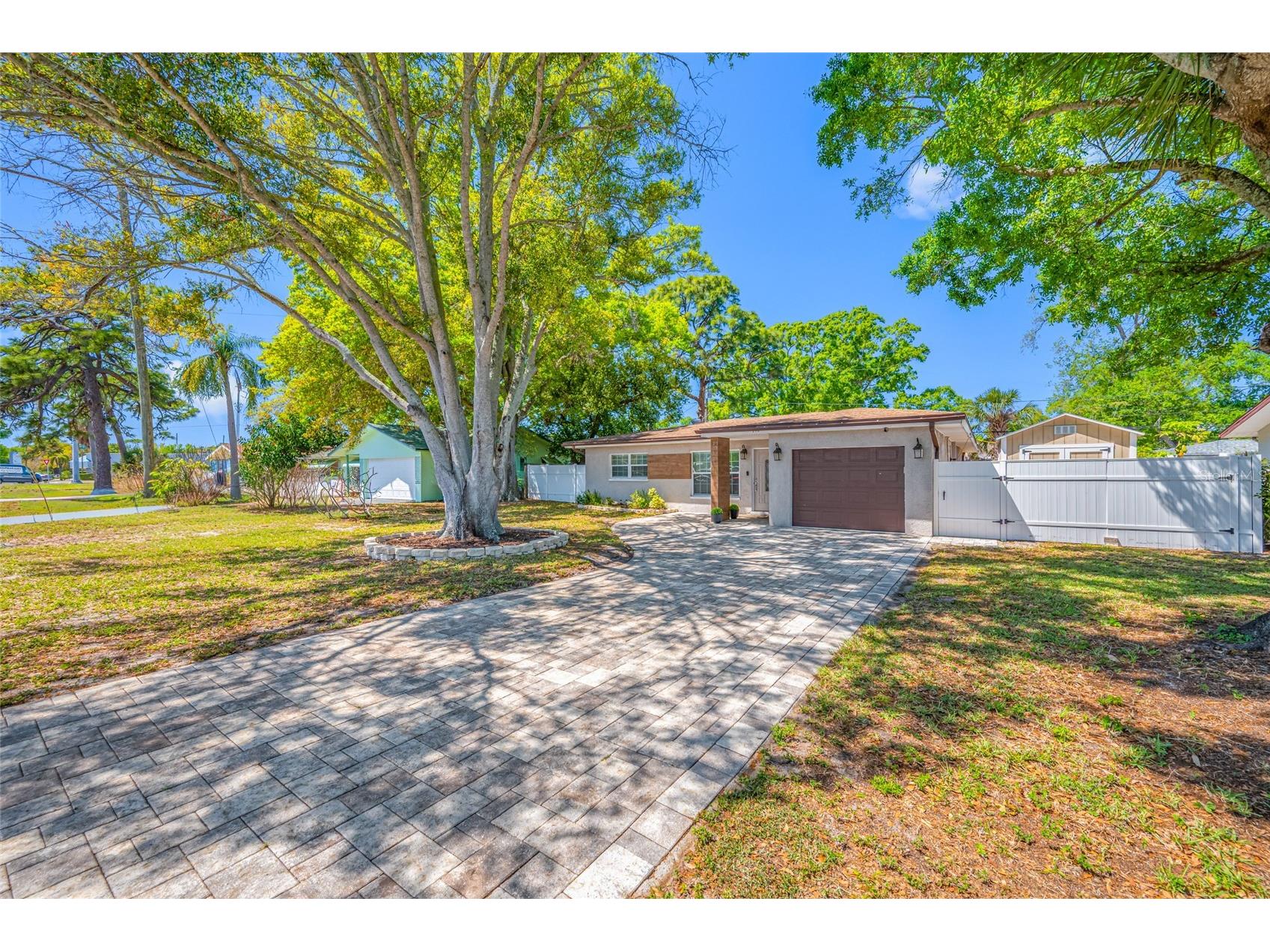 2212 NE Coachman Road Clearwater FL 33765 TB8491030 image1