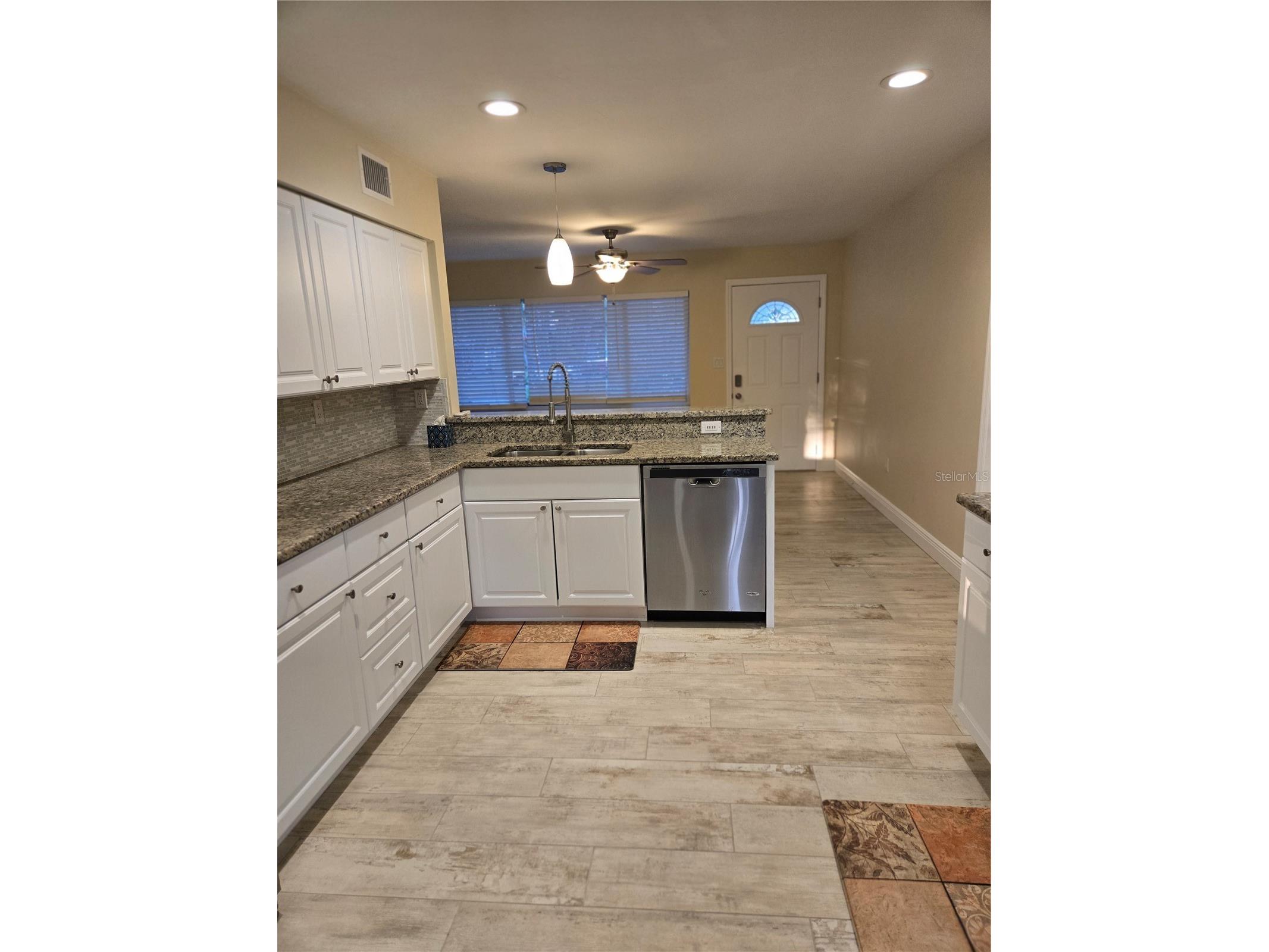 2212 Vinson Avenue Sarasota FL 34232 A4689727 image5