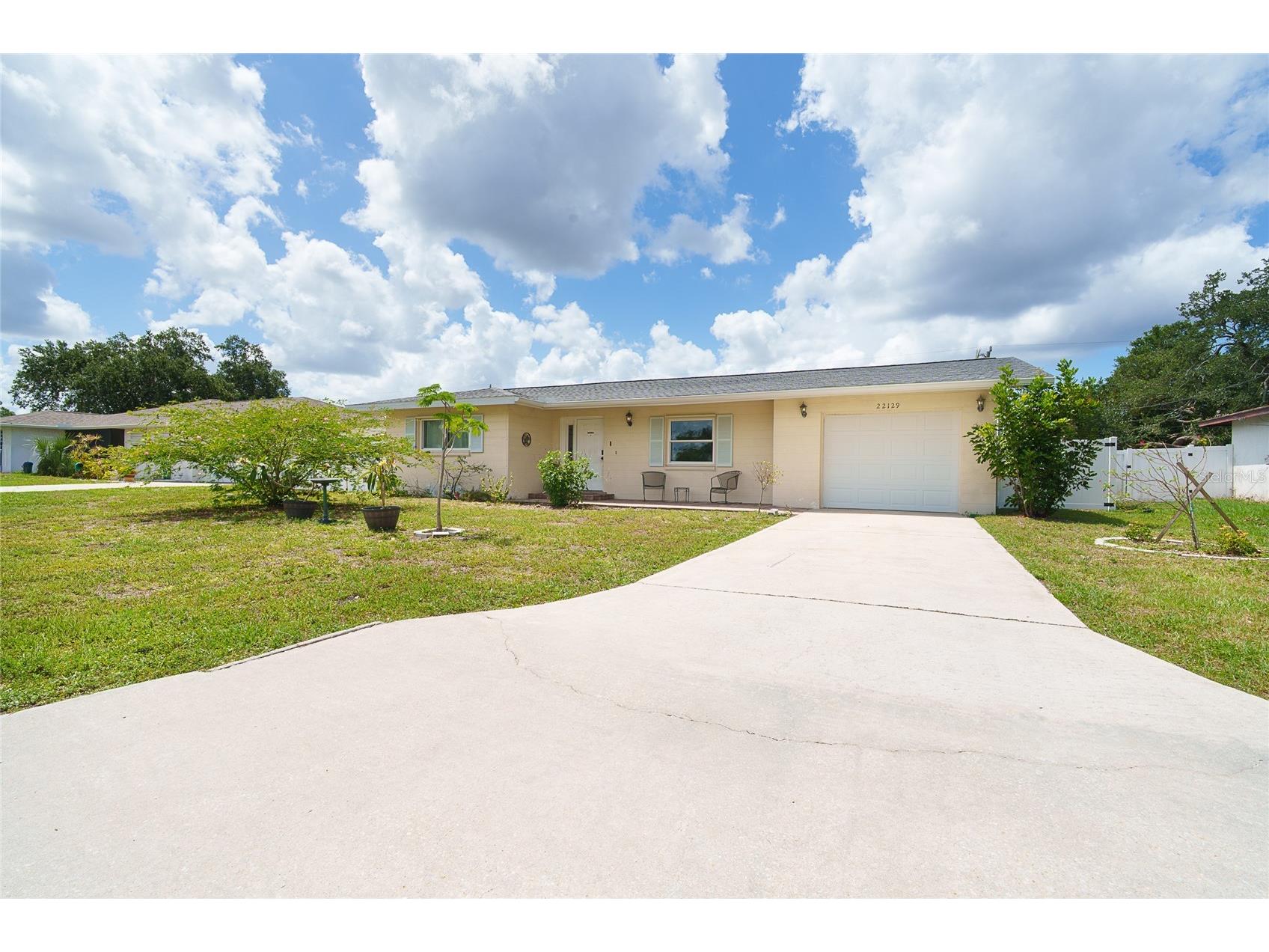 22129 Rochester Avenue Port Charlotte FL 33952 D6147584 image1