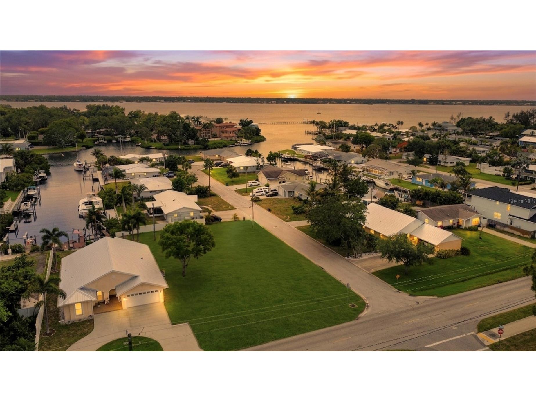 2213 10th Street W Palmetto FL 34221 A4692520 image1