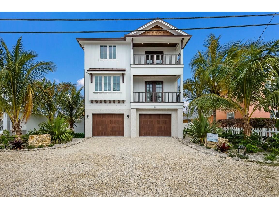 2213 Avenue C Bradenton Beach FL 34217 A4670988 image1