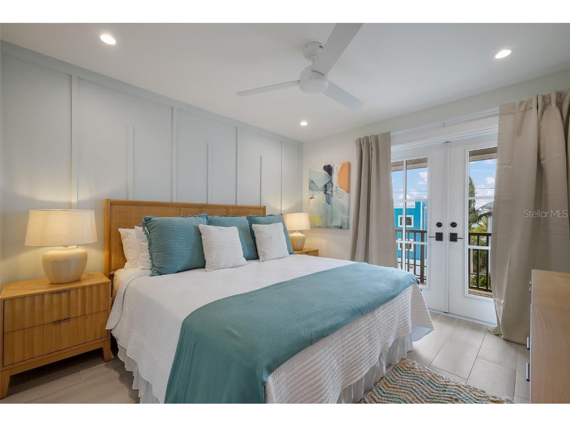 2213 Avenue C Bradenton Beach FL 34217 A4670988 image32