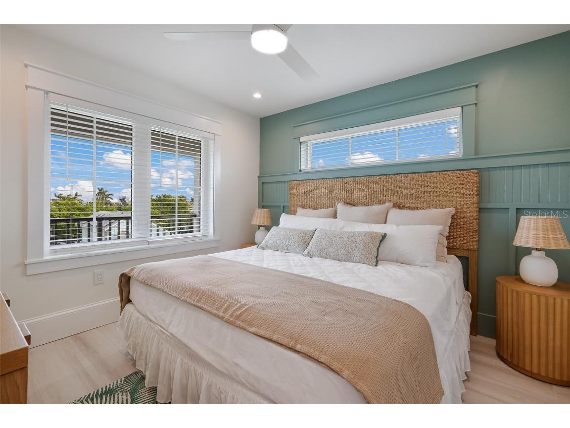 2213 Avenue C Bradenton Beach FL 34217 A4670988 image36