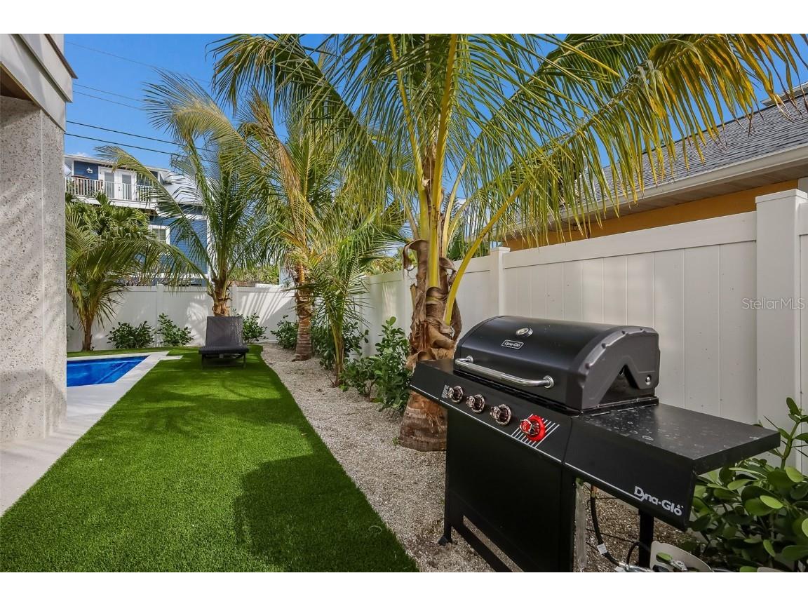 2213 Avenue C Bradenton Beach FL 34217 A4670988 image4