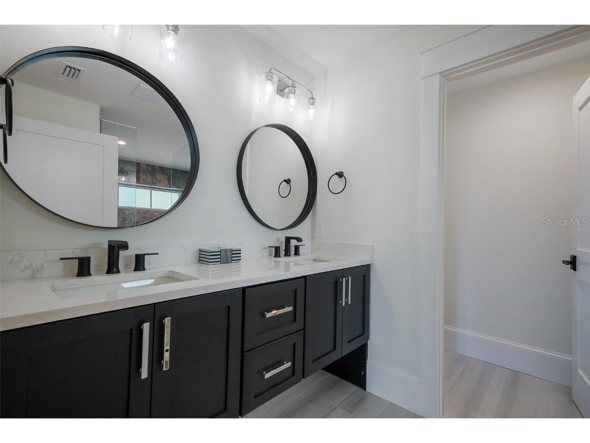 2213 Avenue C Bradenton Beach FL 34217 A4670988 image40