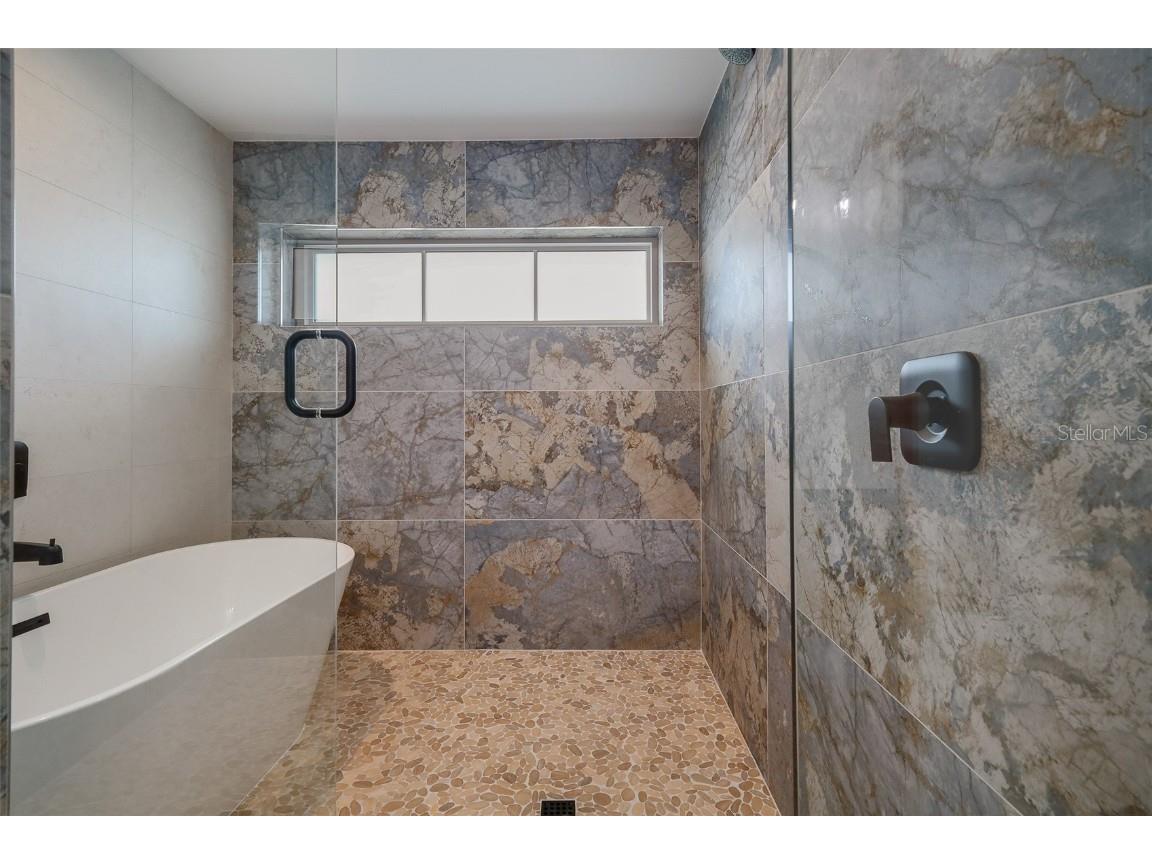 2213 Avenue C Bradenton Beach FL 34217 A4670988 image41