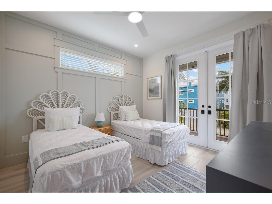 2213 Avenue C Bradenton Beach FL 34217 A4670988 image51