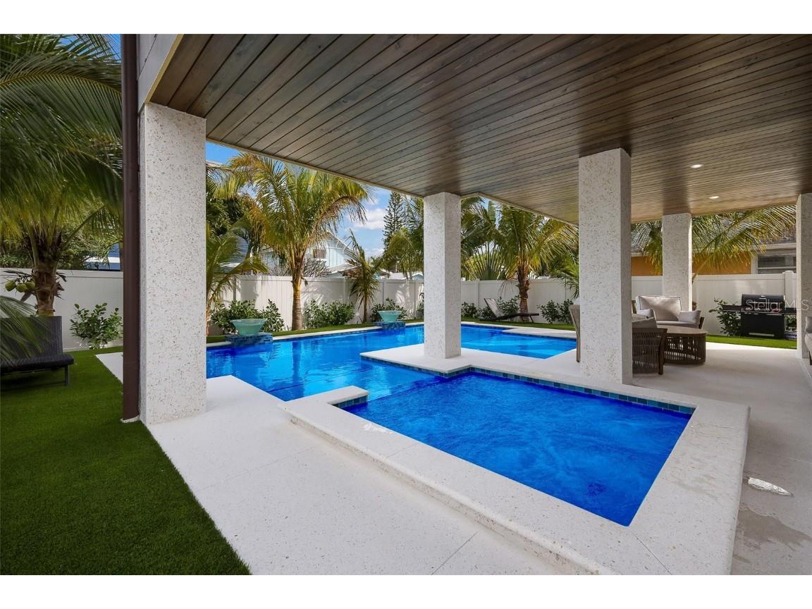 2213 Avenue C Bradenton Beach FL 34217 A4670988 image8