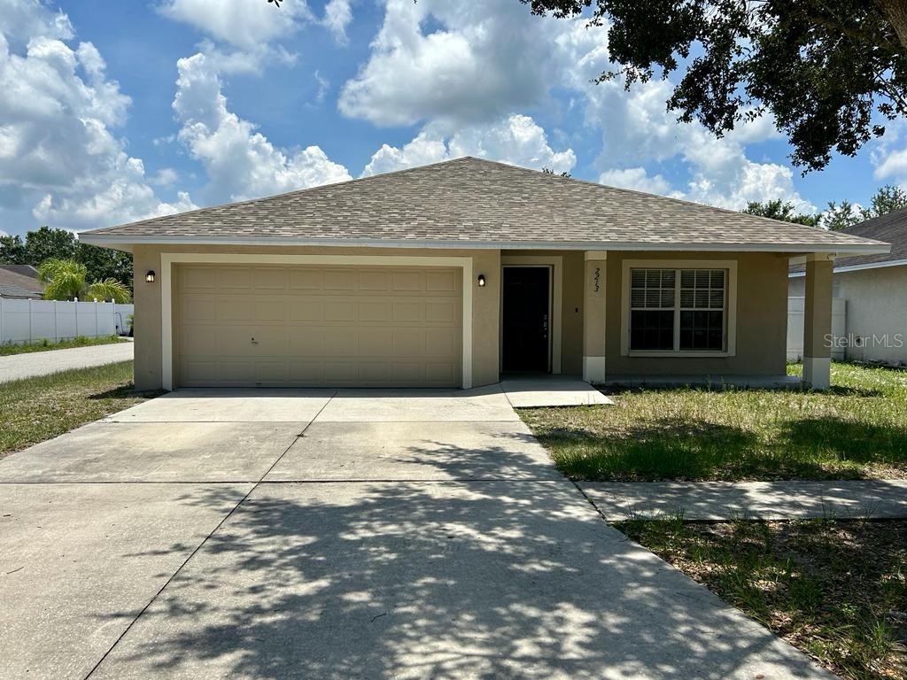 2213 Pleasure Run Drive Ruskin FL 33570 T3452318 image1