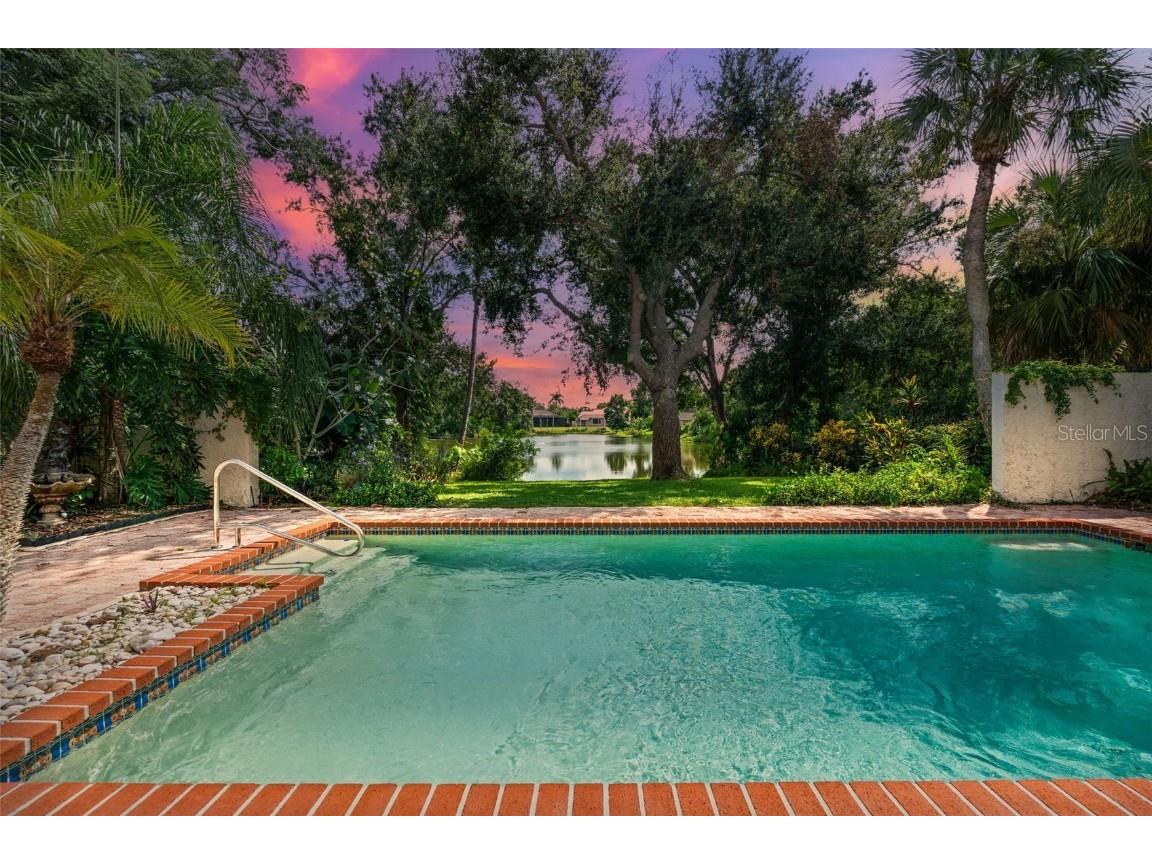 2214 Kara Chase #11 Sarasota FL 34240 A4666061 image1