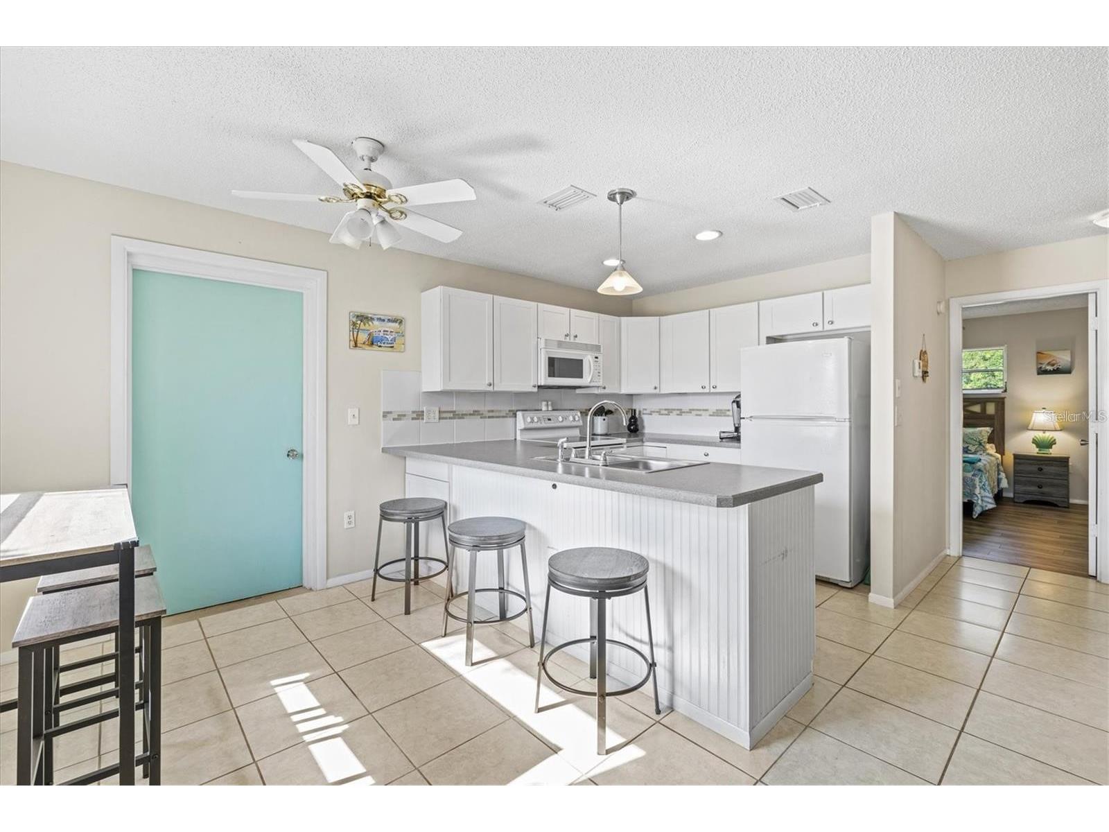 2214 Michele Drive Sarasota FL 34231 A4686063 image10