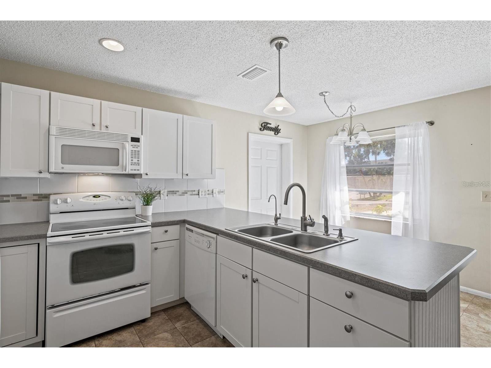 2214 Michele Drive Sarasota FL 34231 A4686063 image31