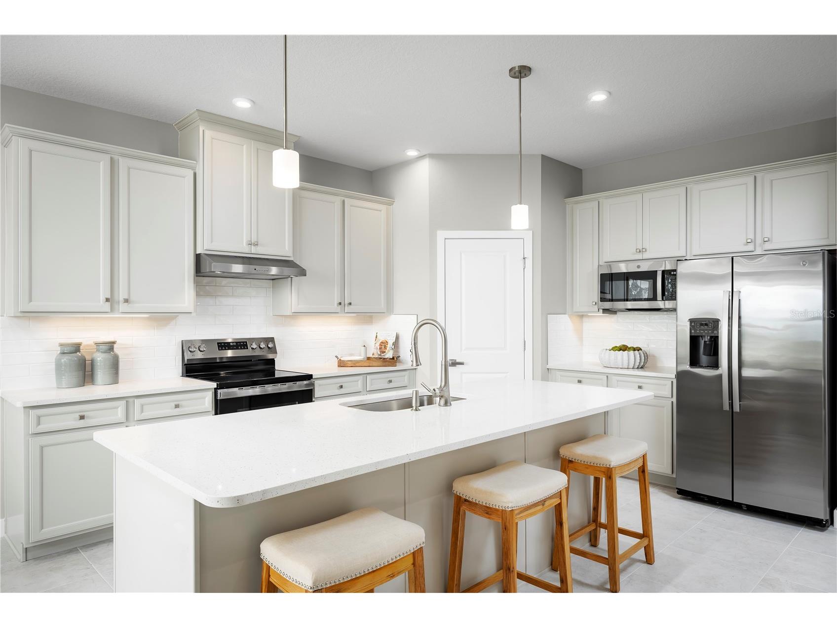 22146 Pine Grove Loop Leesburg FL 34748 W7886118 image6