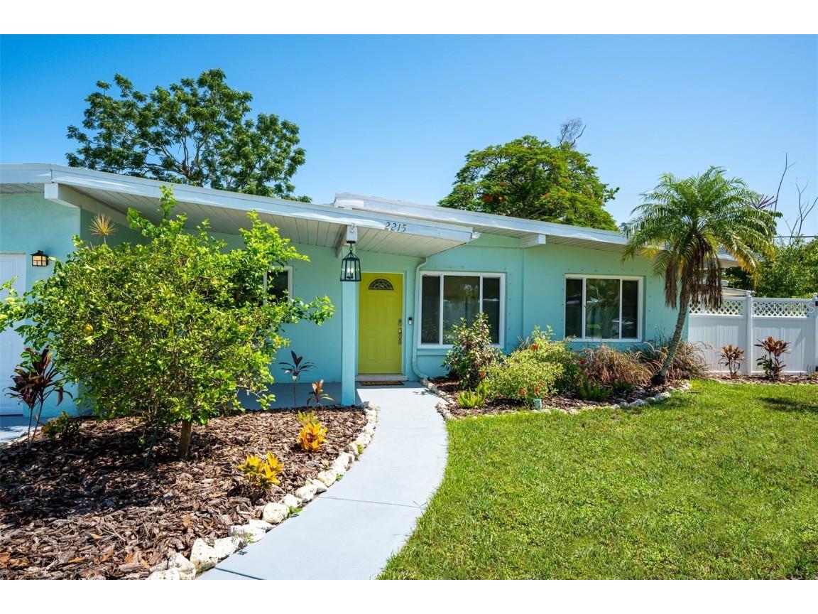 2215 Alvarado Lane Sarasota FL 34231 A4574192 image1