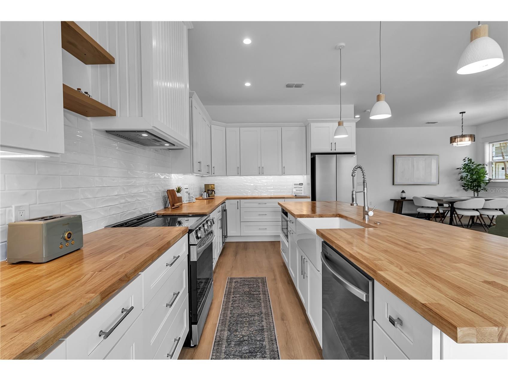 2215 Avenue C Bradenton Beach FL 34217 A4684407 image20