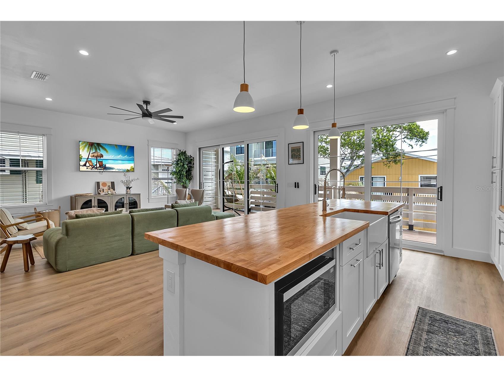2215 Avenue C Bradenton Beach FL 34217 A4684407 image23