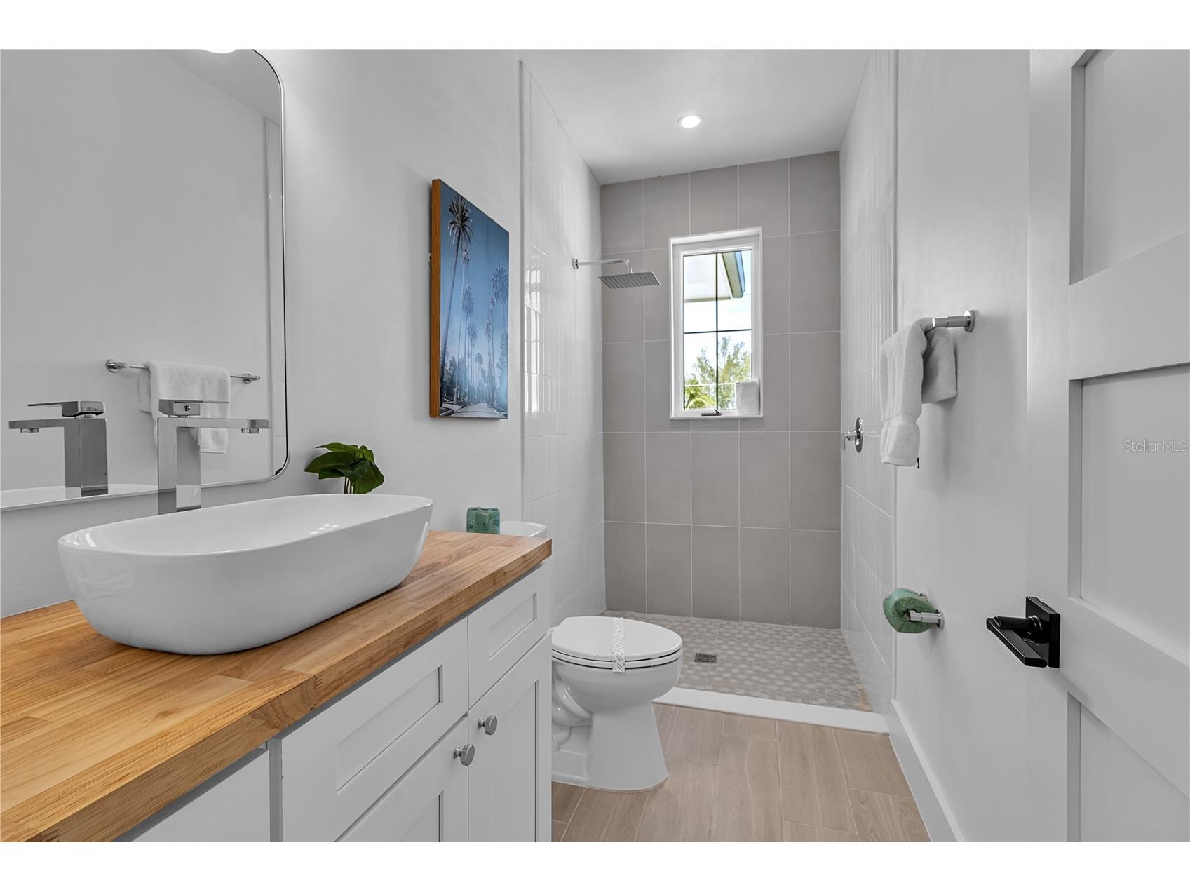 2215 Avenue C Bradenton Beach FL 34217 A4684407 image47
