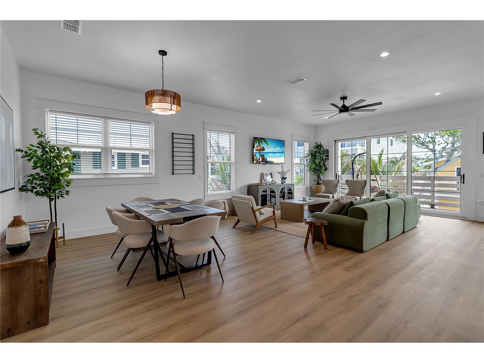 2215 Avenue C Bradenton Beach FL 34217 A4684407 image8