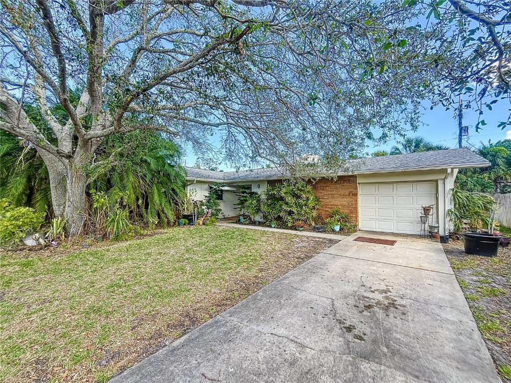 2215 Cedar Drive Dunedin FL 34698 TB8321467 image1