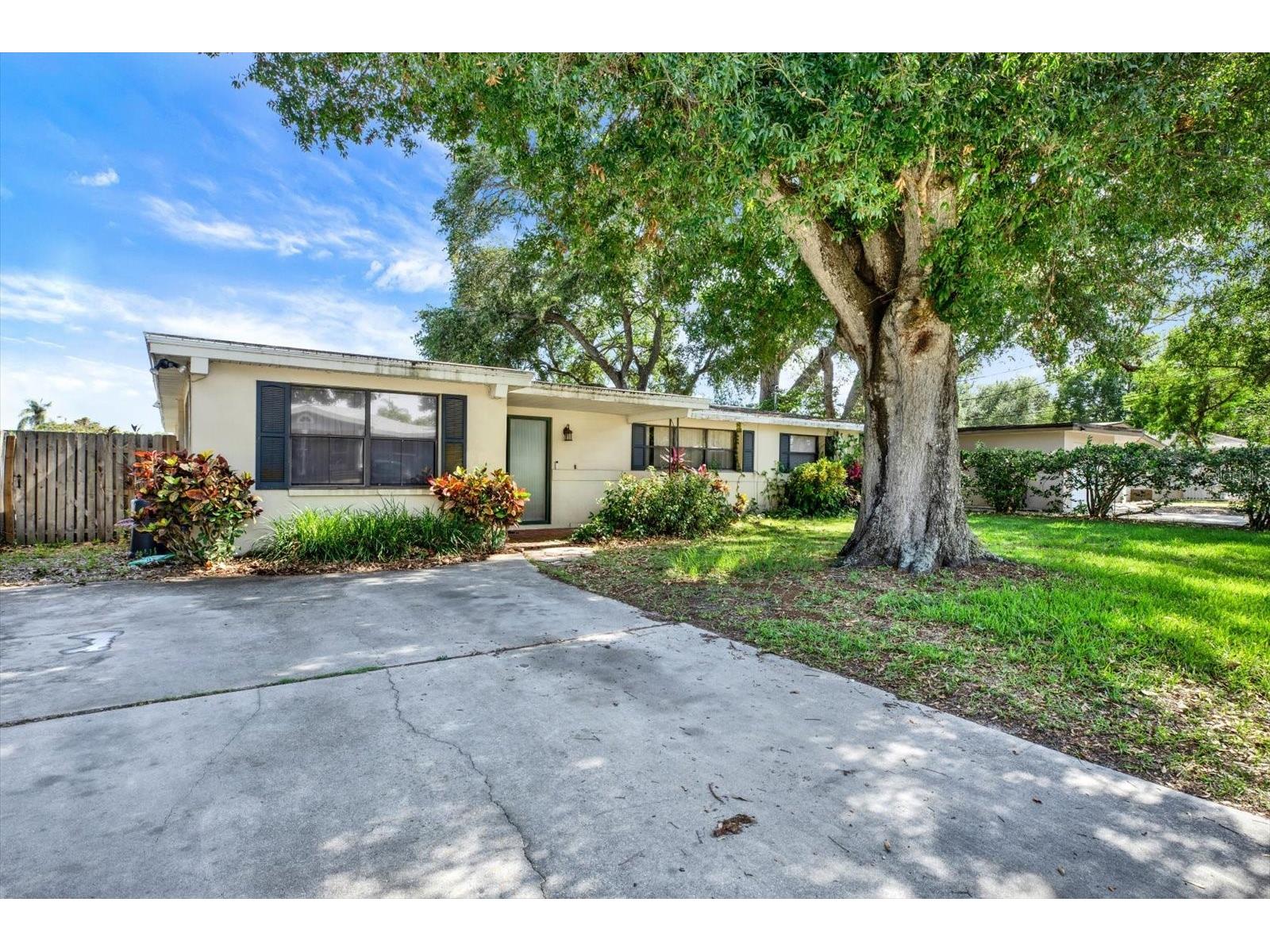2215 Curtis Drive S Clearwater FL 33764 TB8512542 image2