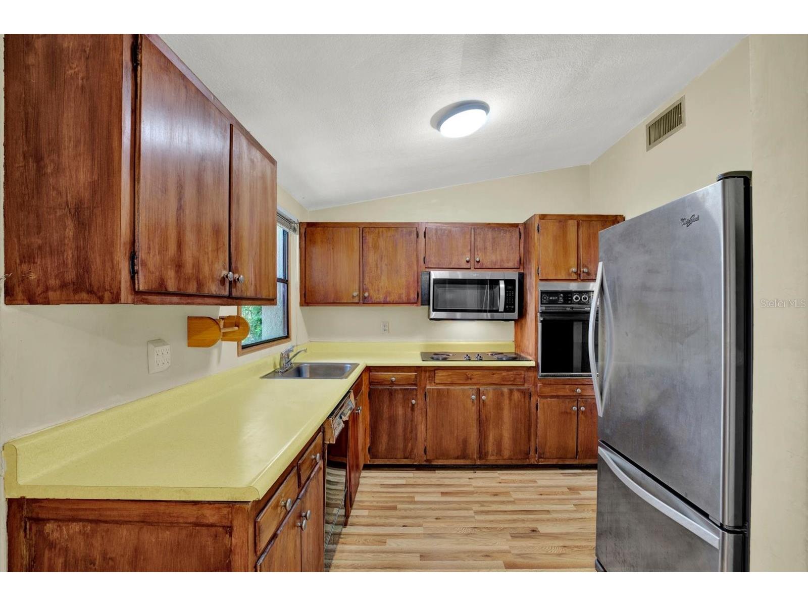 2215 Curtis Drive S Clearwater FL 33764 TB8512542 image6