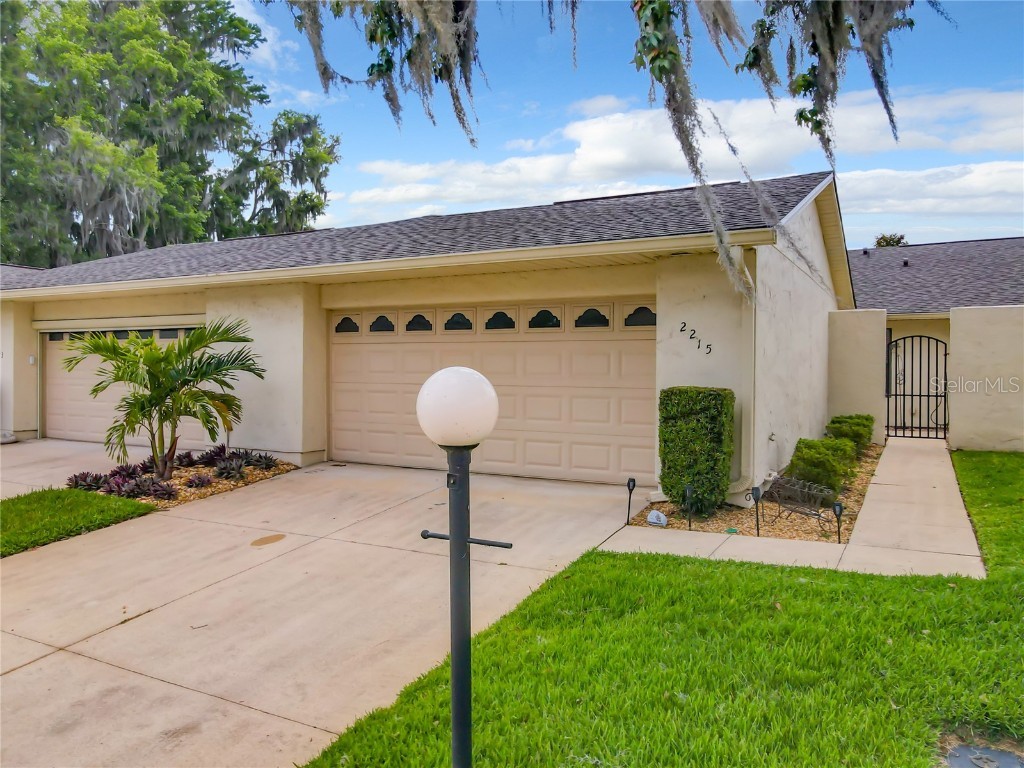 2215 Cypress Court #B-3 Tavares FL 32778 O6109846 image1