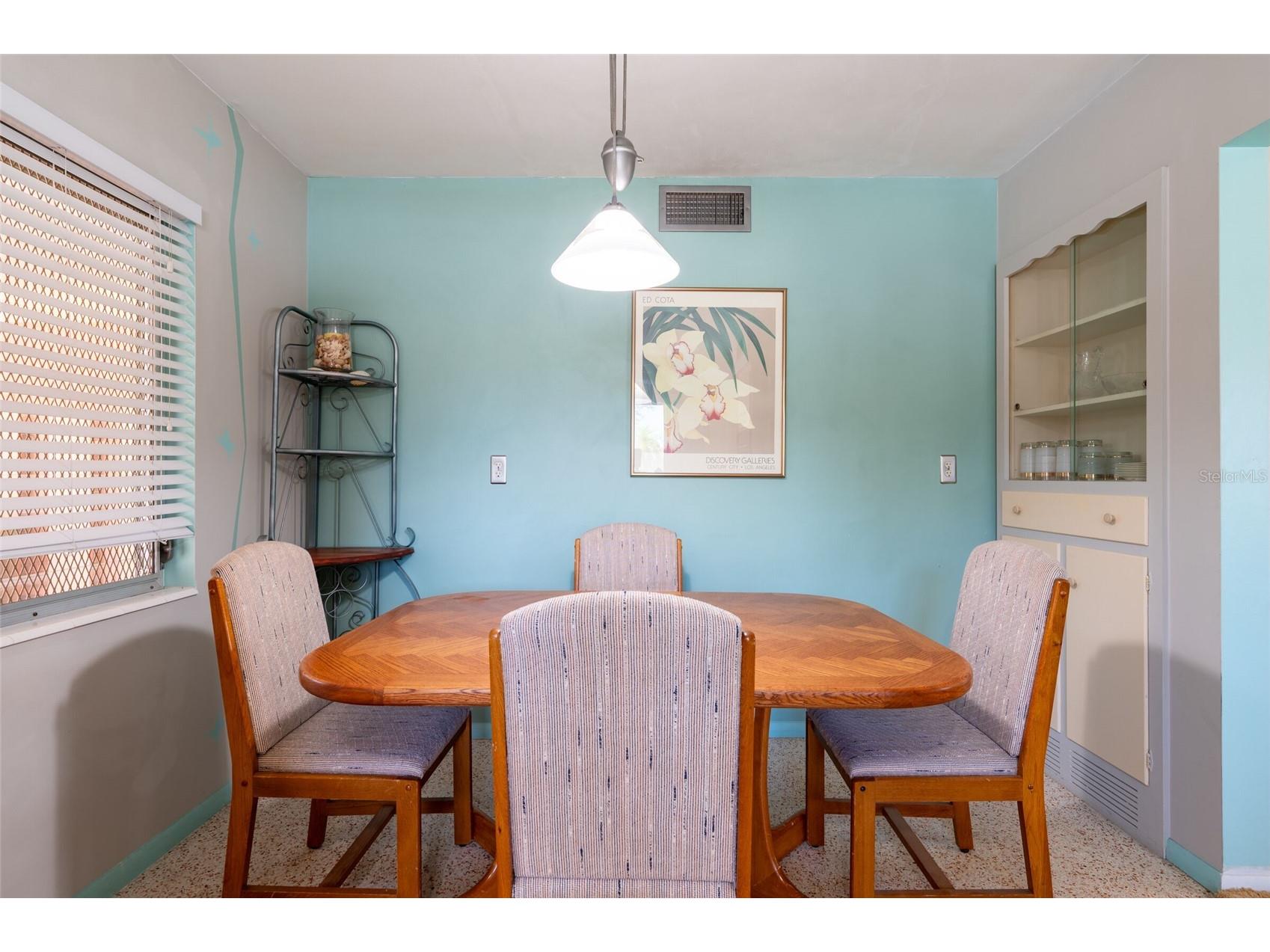 2215 Grove Street Sarasota FL 34239 A4695061 image17