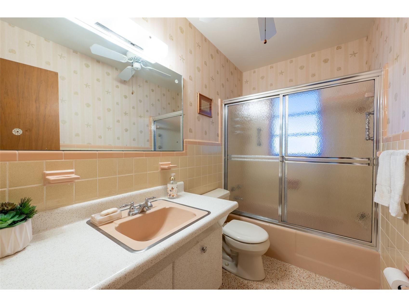 2215 Grove Street Sarasota FL 34239 A4695061 image19