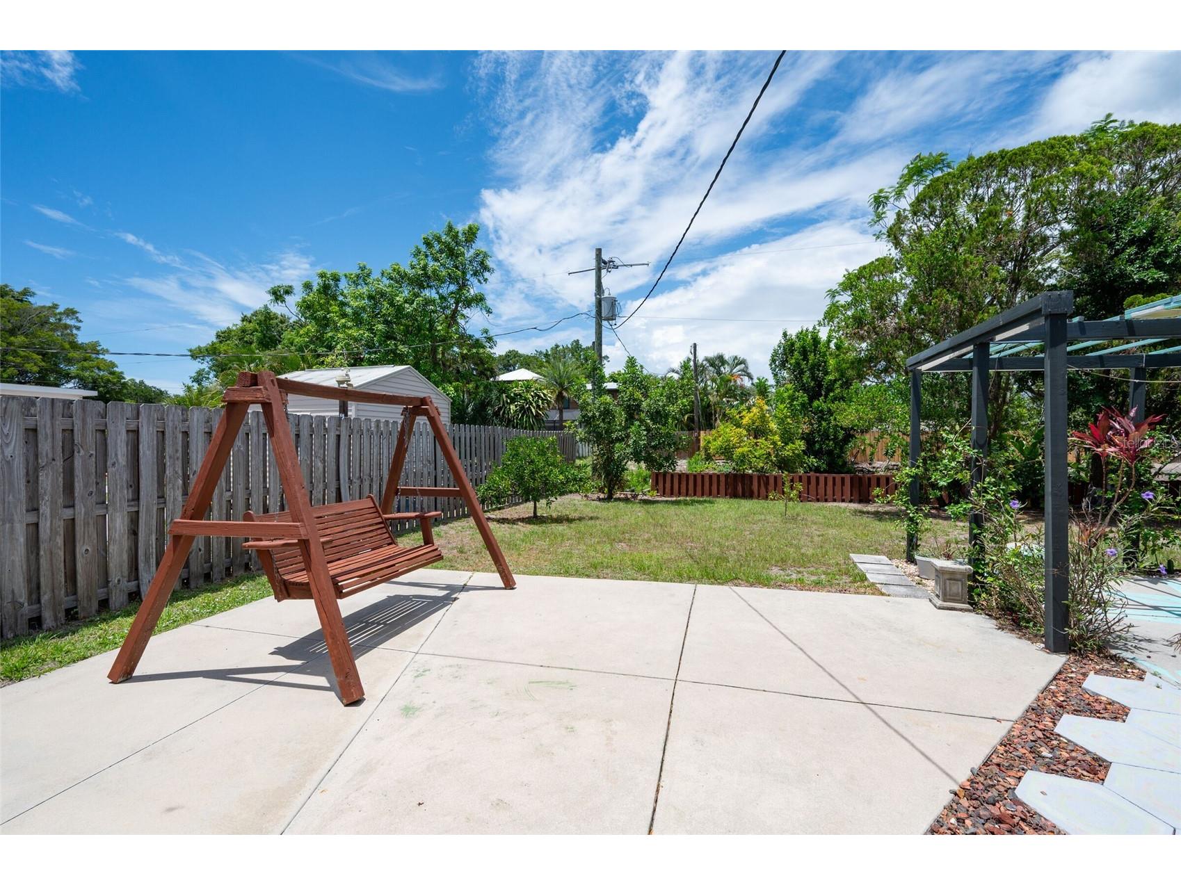 2215 Grove Street Sarasota FL 34239 A4695061 image28