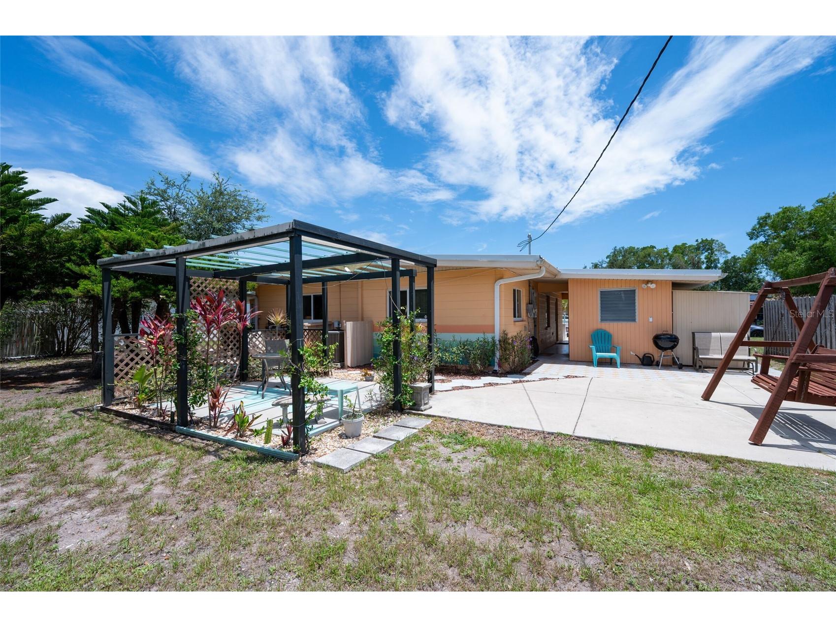 2215 Grove Street Sarasota FL 34239 A4695061 image31