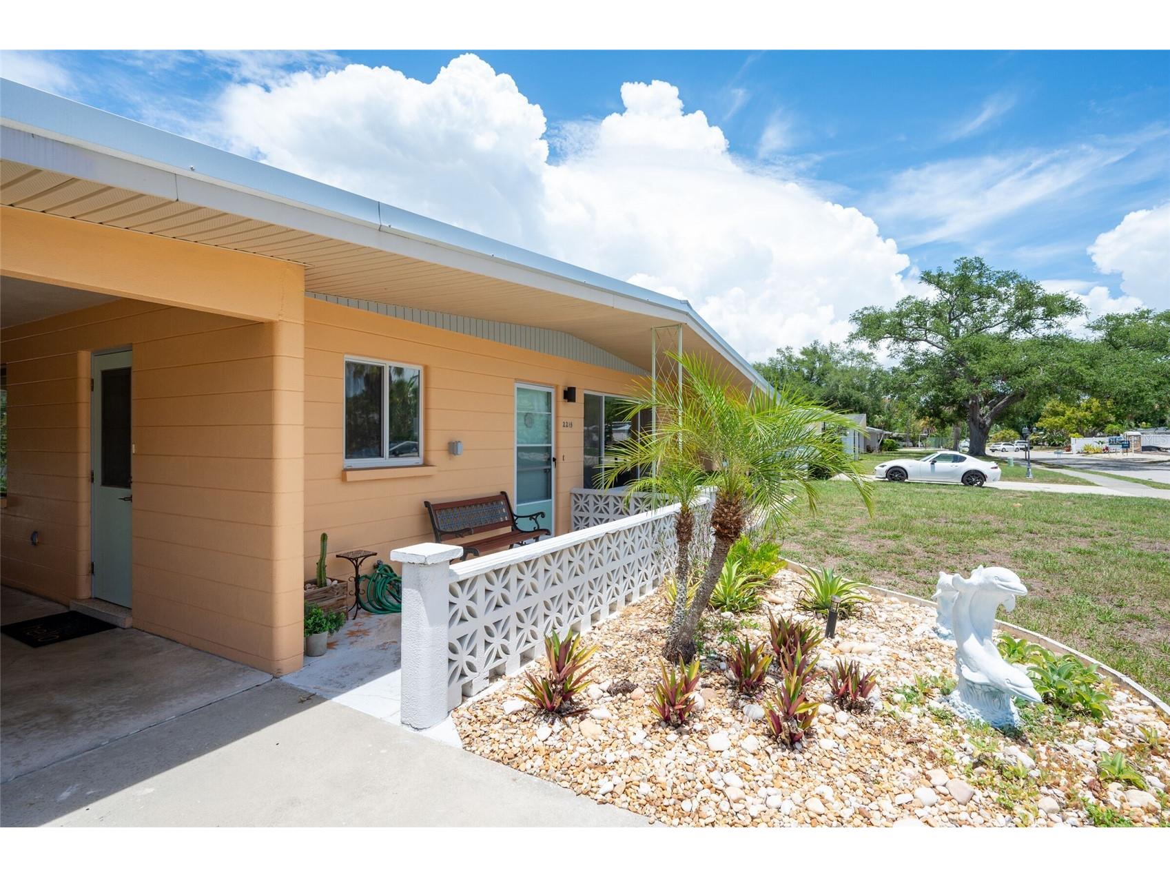 2215 Grove Street Sarasota FL 34239 A4695061 image5
