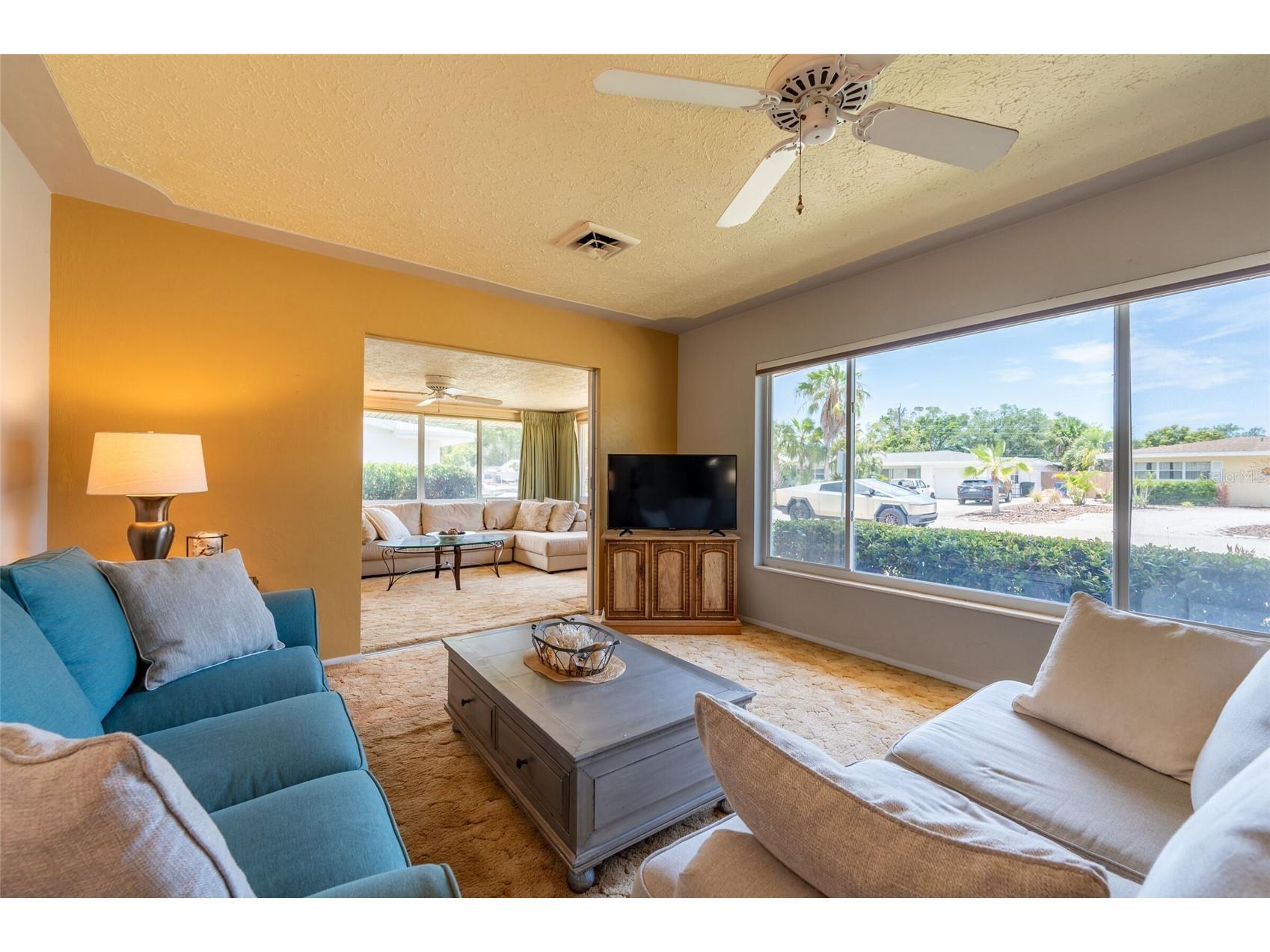 2215 Grove Street Sarasota FL 34239 A4695061 image8