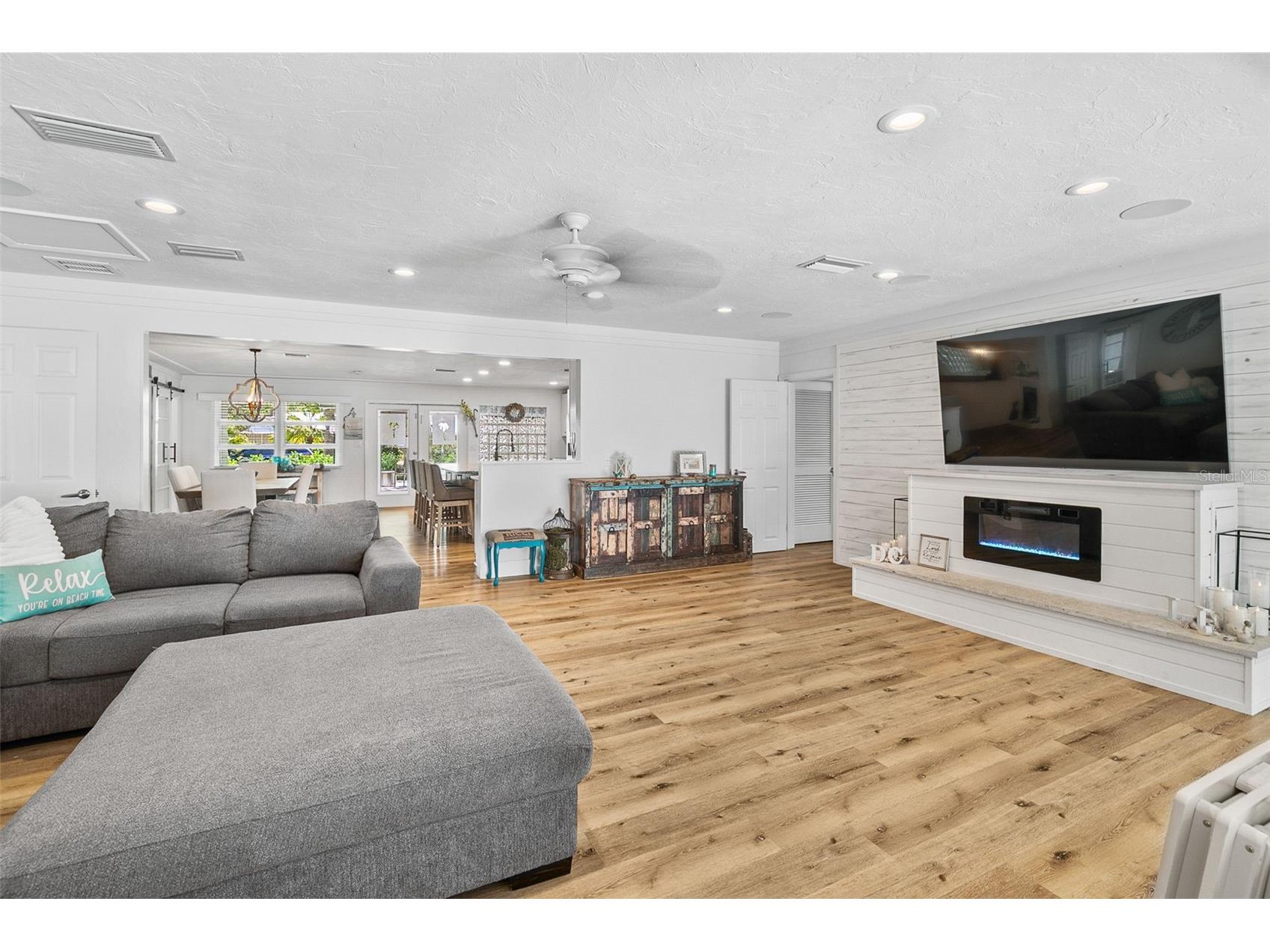 2215 Hibiscus Street Sarasota FL 34239 A4692327 image40