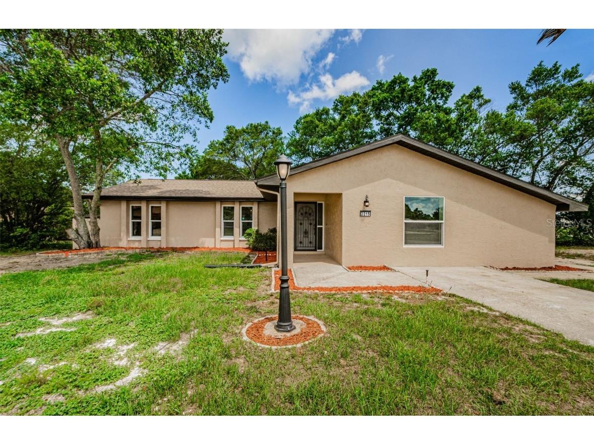 2215 Lake Forest Avenue Spring Hill FL 34609 W7854860 image1