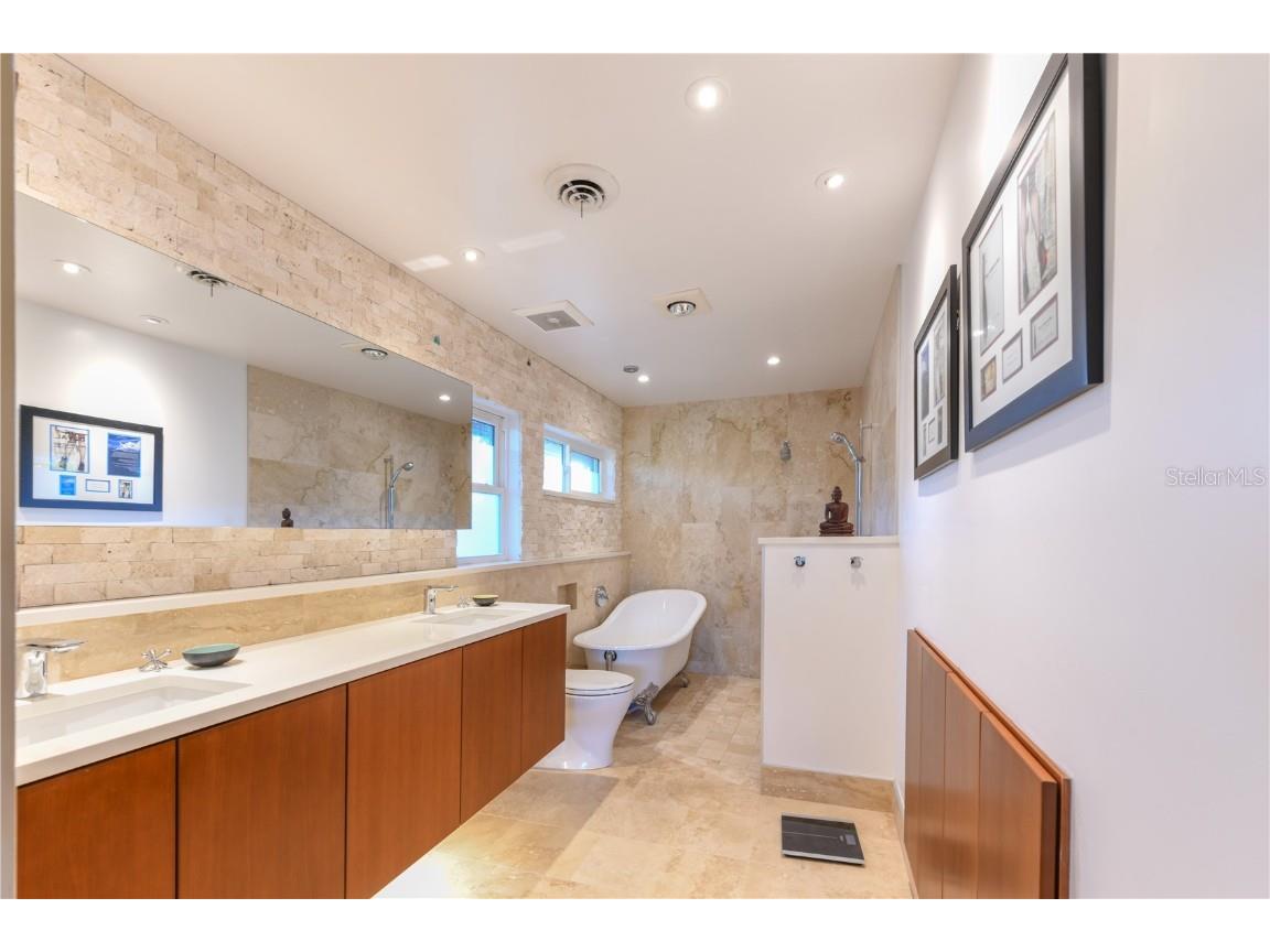 2215 River Ridge Drive Sarasota FL 34239 TB8355659 image12