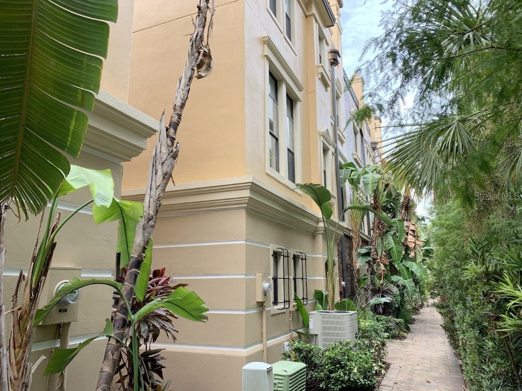 2215 Soho Bay Court Tampa FL 33606 T3490855 image1