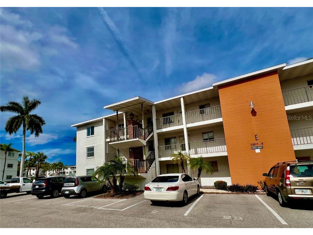 2215 Sunset Drive #E1 Bradenton FL 34207 A4597023 image1