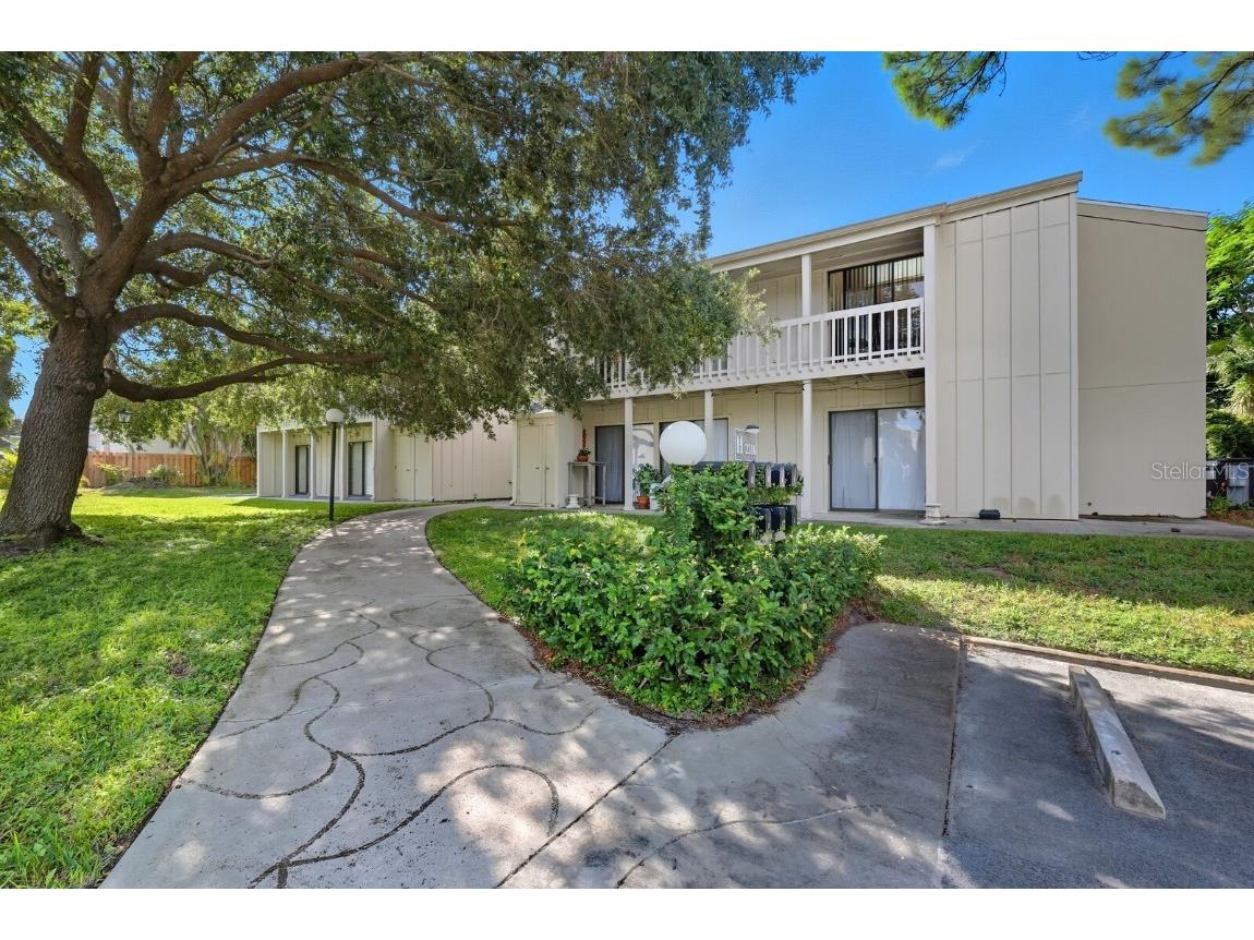 2216 Bahia Vista Street #H1 Sarasota FL 34239 A4667844 image1