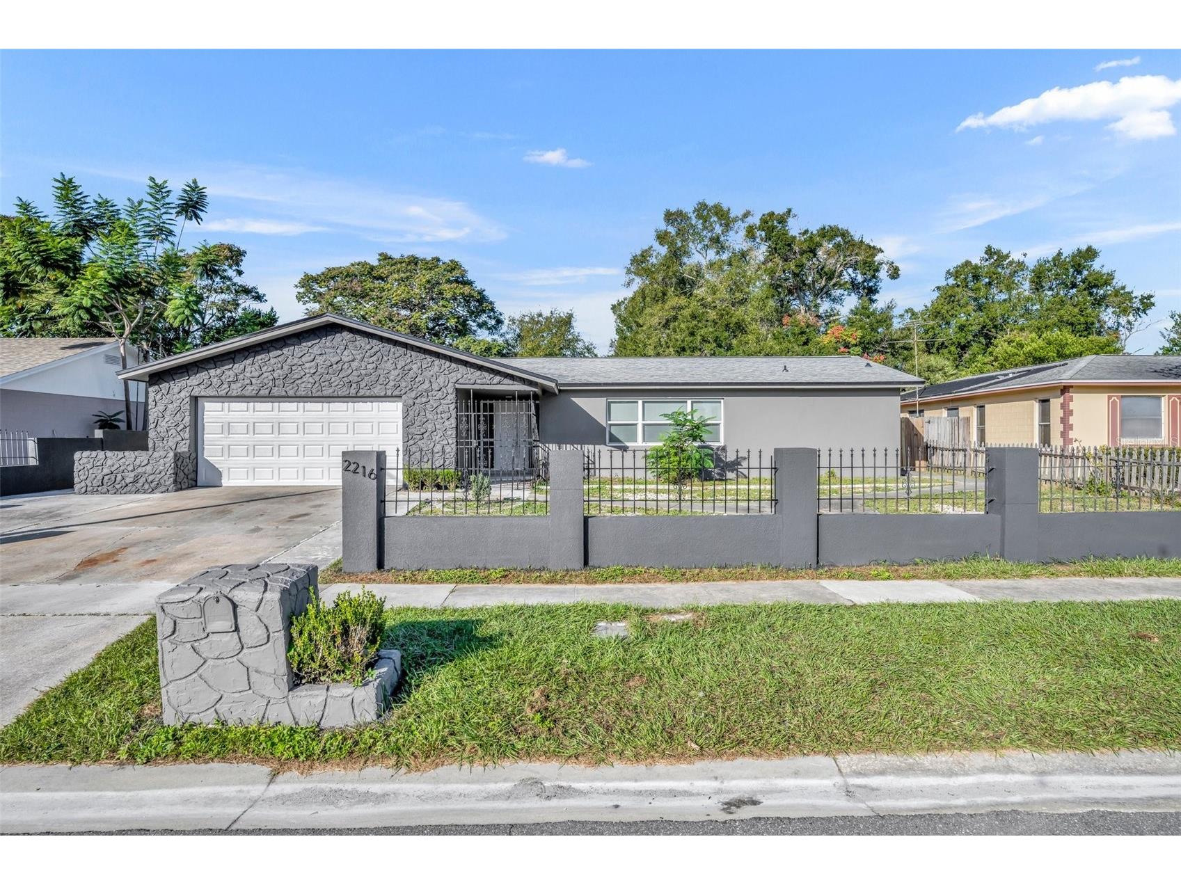 2216 Cherbourg Court Orlando FL 32808 A4685657 image1