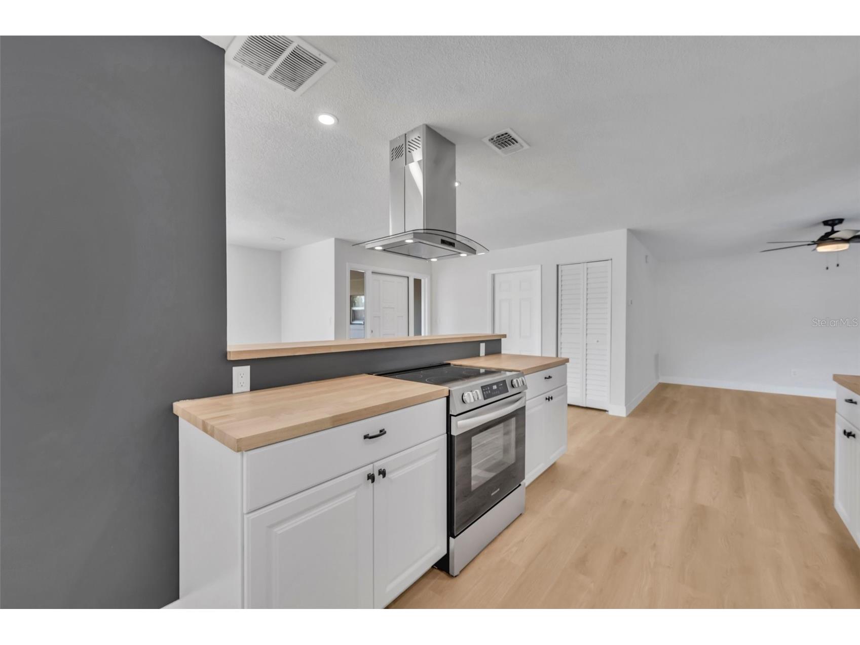 2216 Cherbourg Court Orlando FL 32808 A4685657 image13